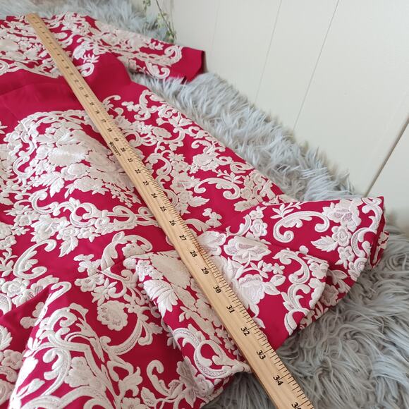 Beautiful Red Embroidered 100% Silk Double Lining Accent Dress Size 36 - Picture 7 of 10